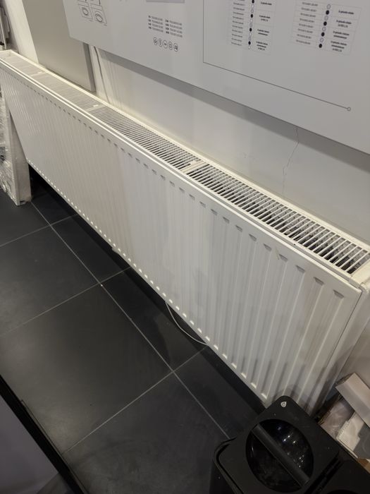 Grzejnik kaloryfer biały 600x2000mm stan bardzo dobry