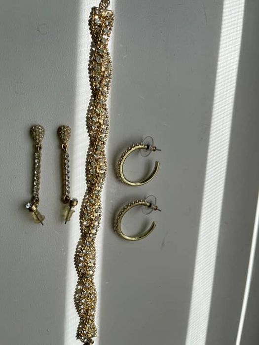 Бижутерия . Украшения . Браслет, сережки .