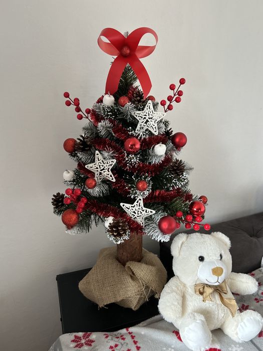 Choinka na pniu z CZERWONYMI OZDOBAMI - 70 cm [producent]