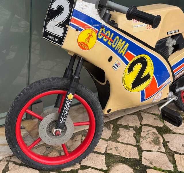 MOTO VINTAGE a pedais para criança