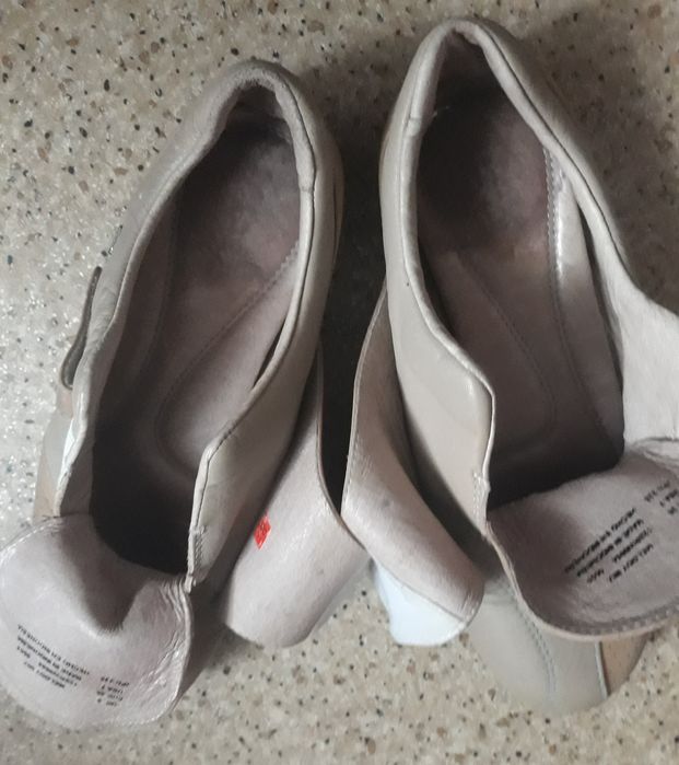 LACOSTE skórzane buty sportowe RZEPY 38