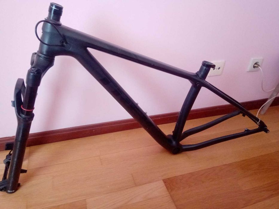 Quadro Trek Procaliber com suspensão RockShox SID - vendido separado