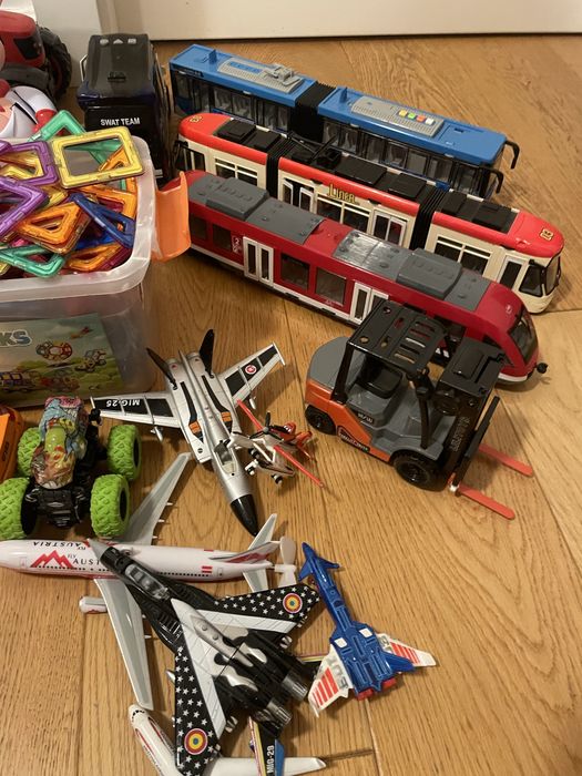 Zabawki pojazdy zestaw