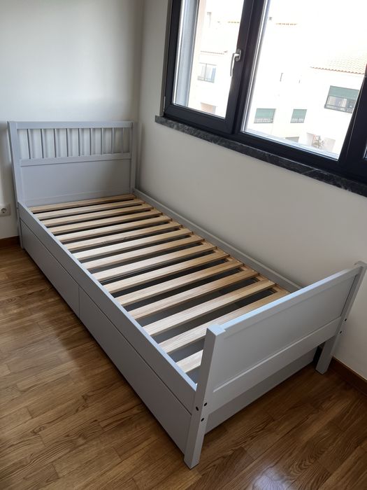 Cama IKEA SMYGA 90x200 + 2 gavetas de arrumação - como nova!