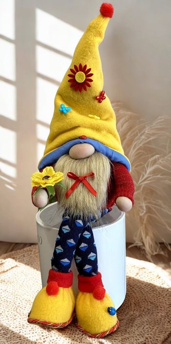 Яскравий гном ручної роботи