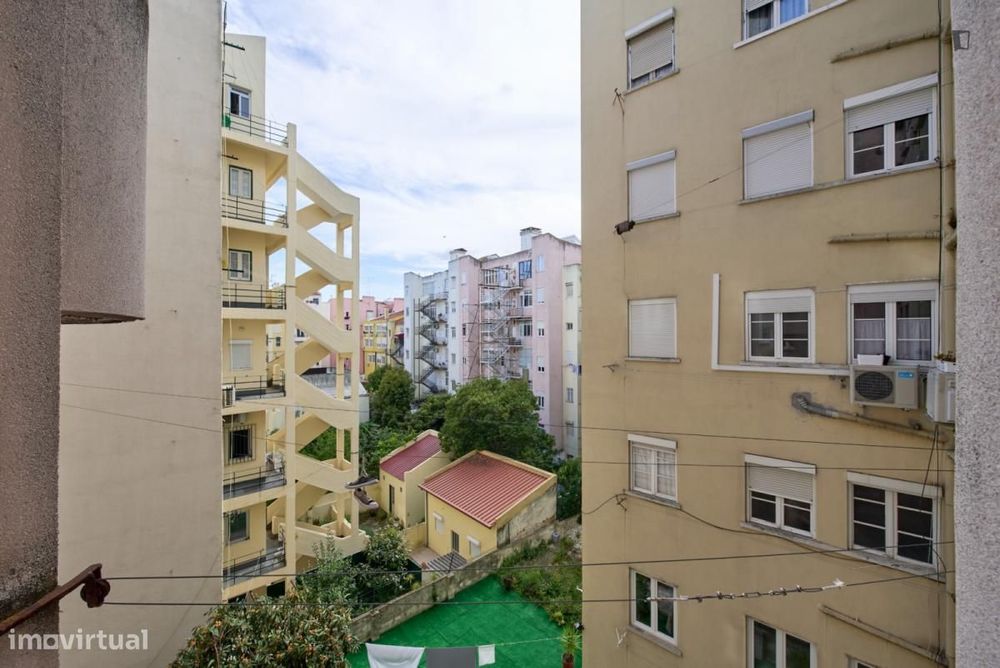 Quarto - localizado em Alameda Lisbon