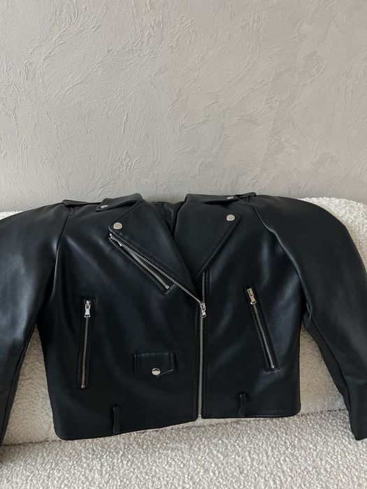 Косуха жіноча чорна