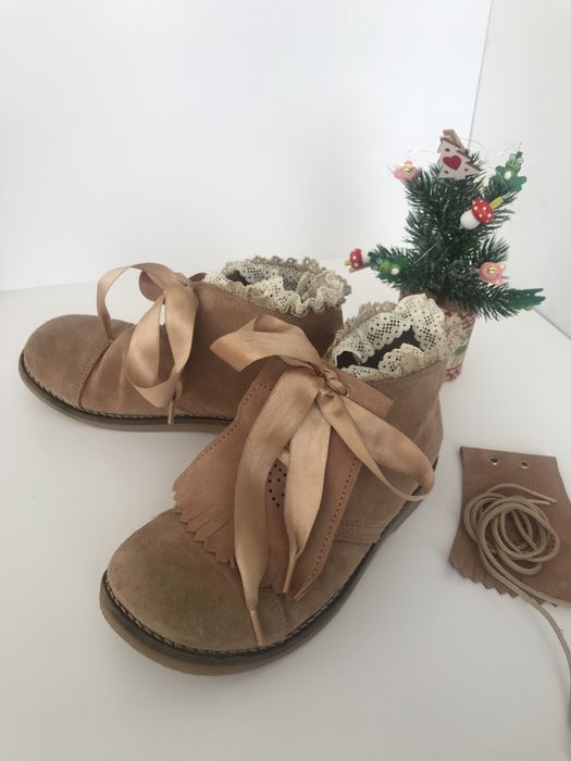 Botas Carneiras tamanho 33