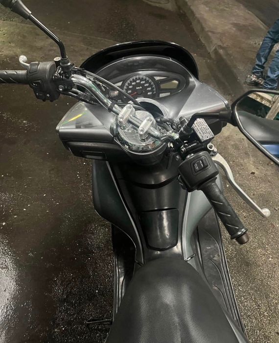Moto pcx seminova