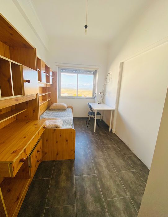 Quarto individual em forte da casa