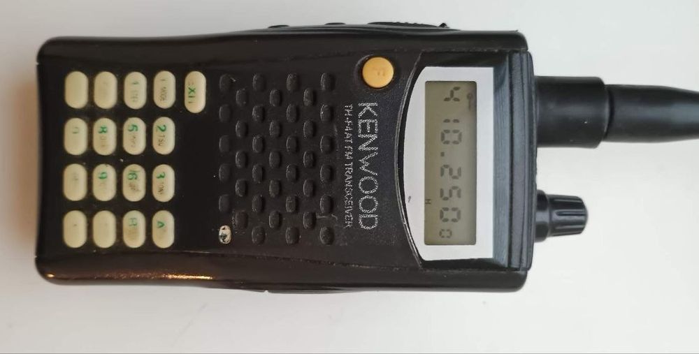 Рацию Kenwood TH-F4AT