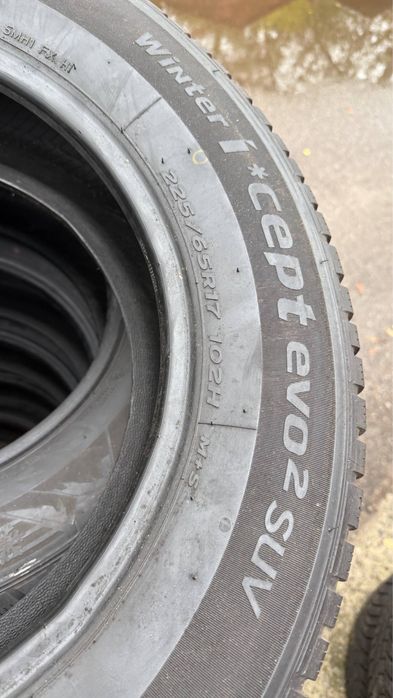 Шини зима 225/65/17 Hankook відмінний стан