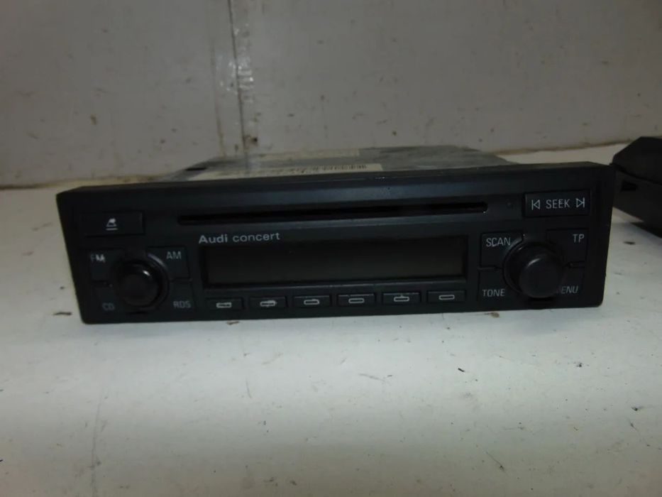 Audi A2 rádio/comando ar condicionado " usado em bom estado