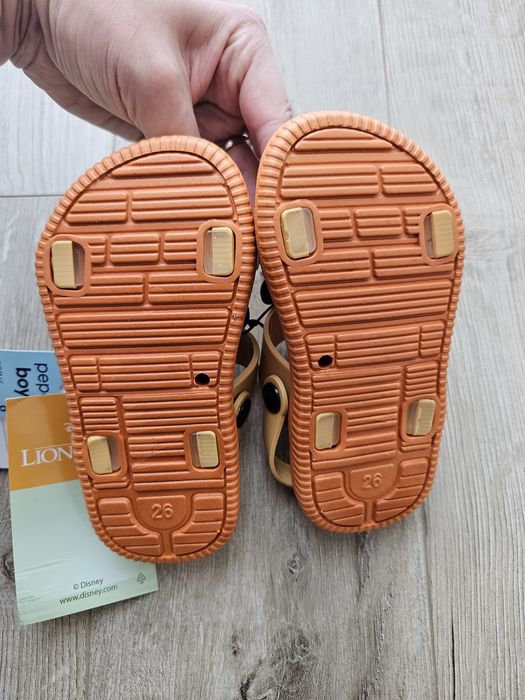 Nowe sandałki, Simba Disney, rozm 26