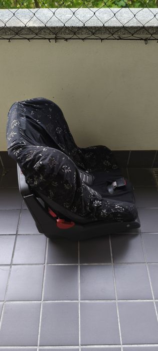 Cadeira de auto com leve reclínio