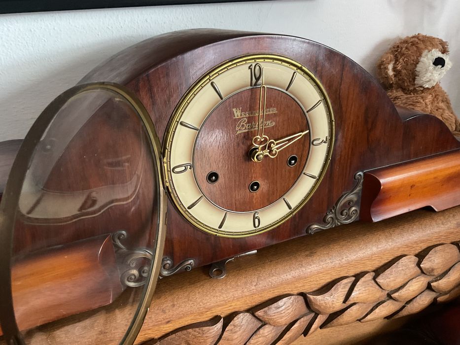 Relógio antigo com chave a trabalhar 66x22 cm