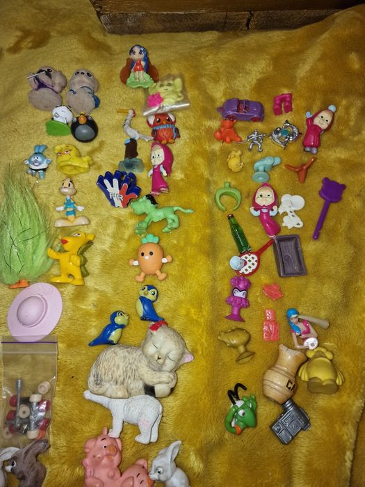 Музыкальная игрушка Макдональдс Киндер панда белка тварини Кіндер