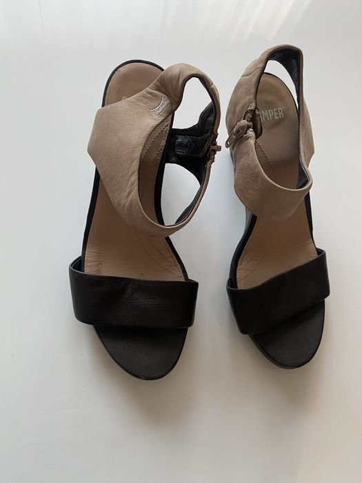 Sandały  Camper ze skóry na koturnie