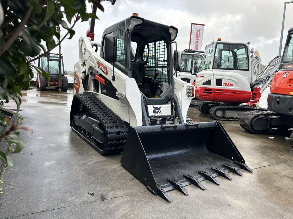 Mini pá-carregadora BOBCAT T590