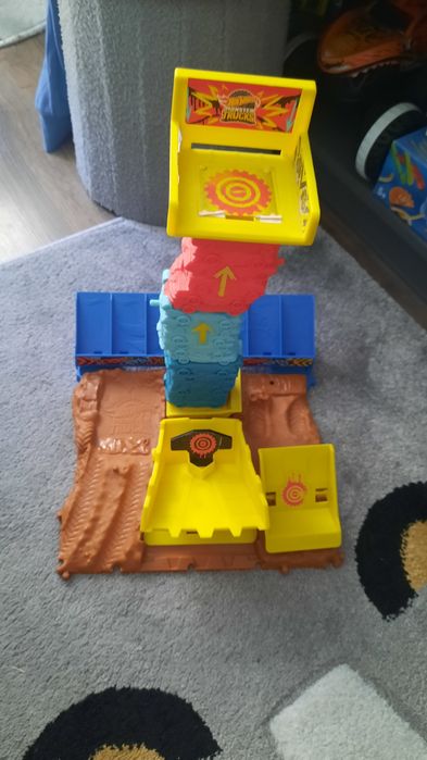Hot wheels monster trucks arena