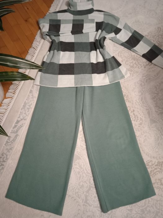 Костюм трикотажний теплий кольору м'яти