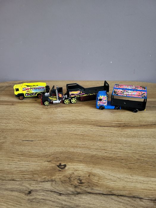 Auta  hot wheels 3 szt