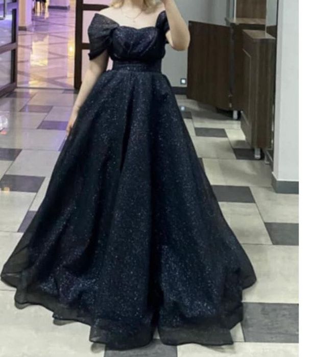 Випускне плаття (чорного кольору)