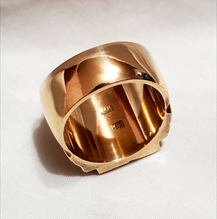 Перстень,кольцо золотого цвета с пробой цвета 585 золота периода ссср