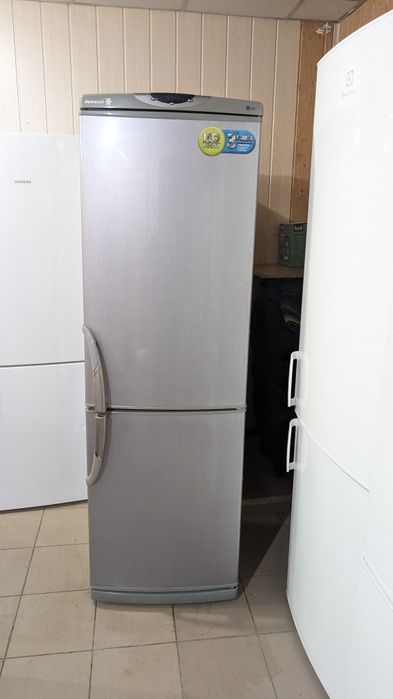 Холодильник  LG.