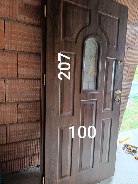 Nowe drzwi zewnętrzne 100 × 207 cm – lewe, z przeszkleniem