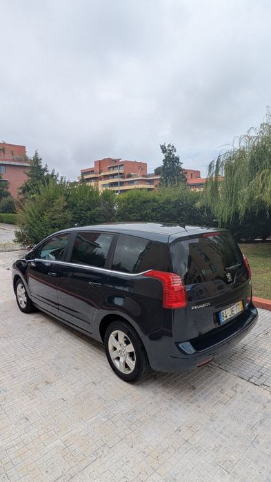 Peugeot 5008 1.6 HDI automática — photo 3
