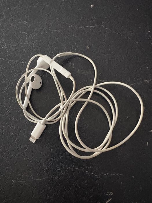 iPhone 12 bom estado