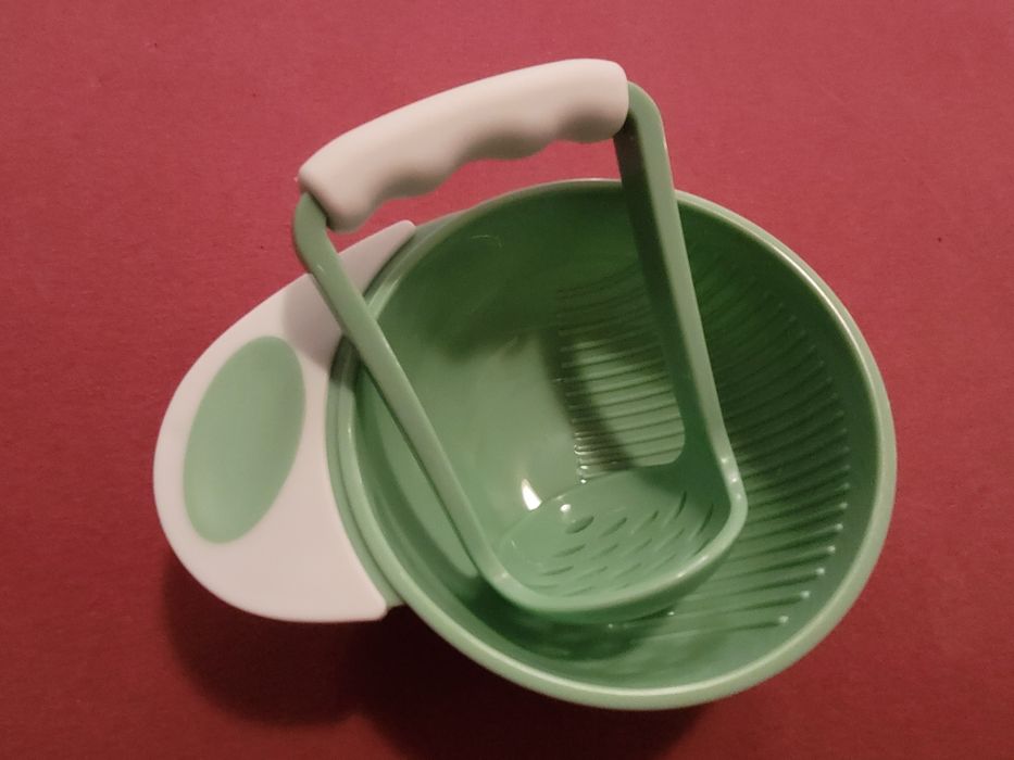 Miseczka nowa z rozdrabniaczem dla niemowlaka