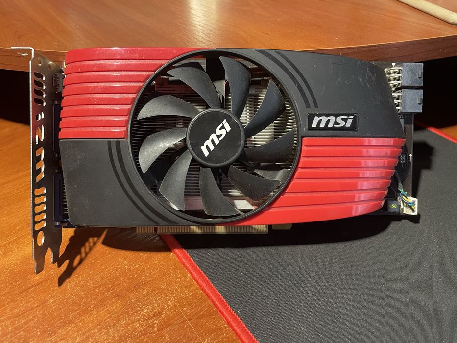 Відеокарта GTX 560 1gb