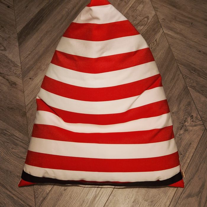 Puff, allmofada ou triângulo