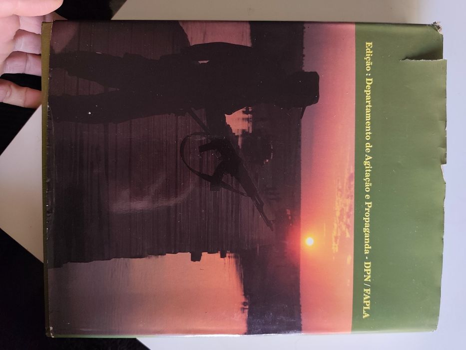 Fapla Baluarte da paz em Angola Raro