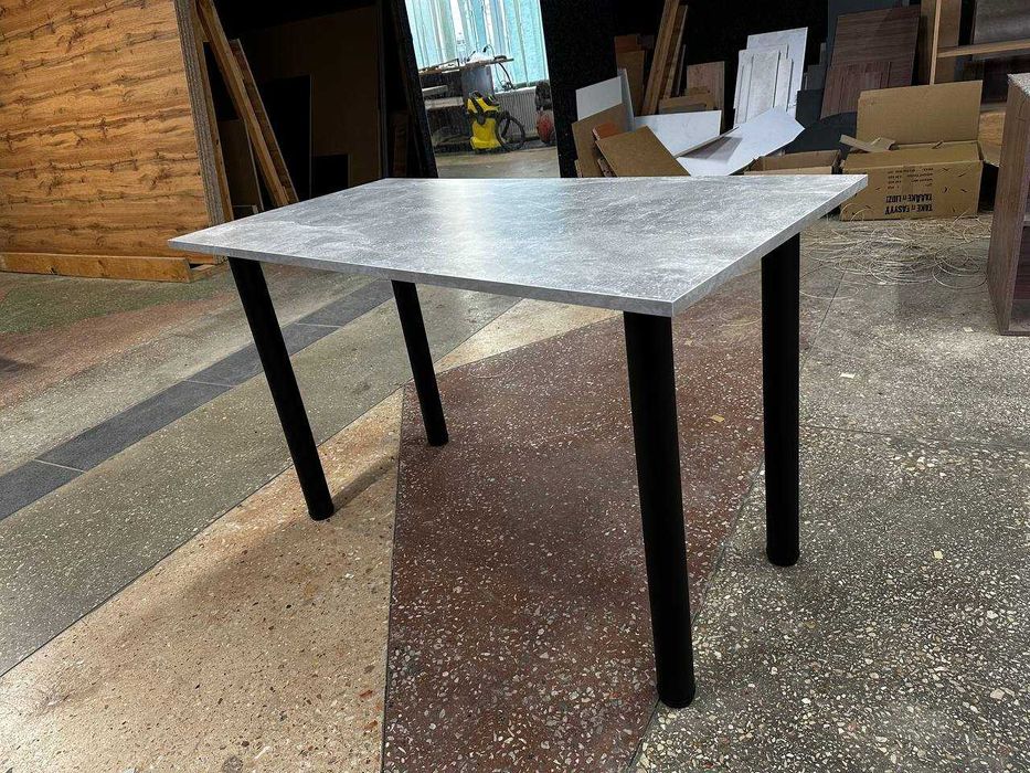 Кухонний стіл  Кухонный стол обідній.