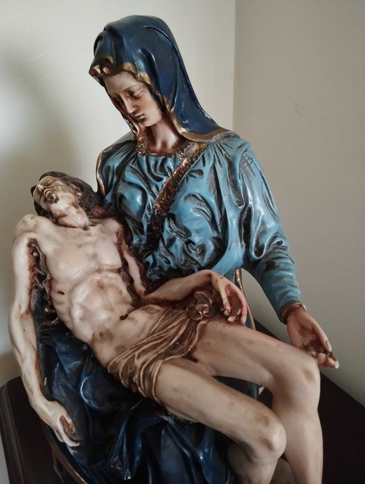 Escultura Pietà de Michelangelo Buanarroti