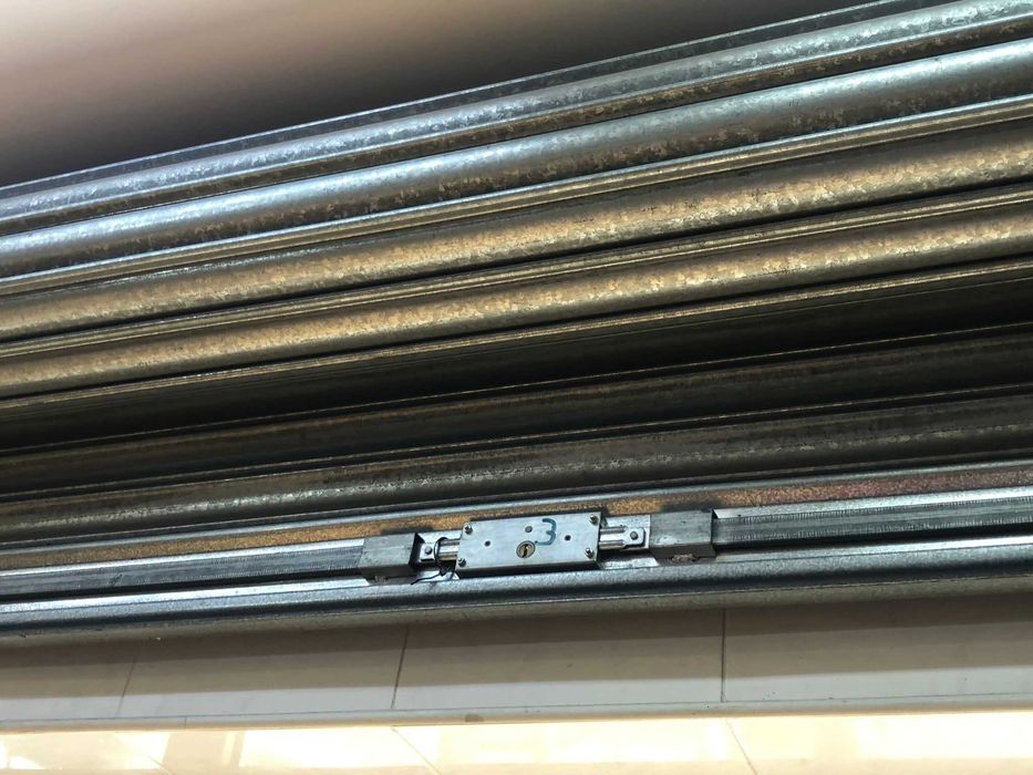 Grades de Segurança Elétricas a funcionar para Lojas ou Armazéns