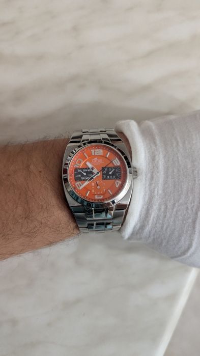 Часы Lotus 100м, годинник Іспанія