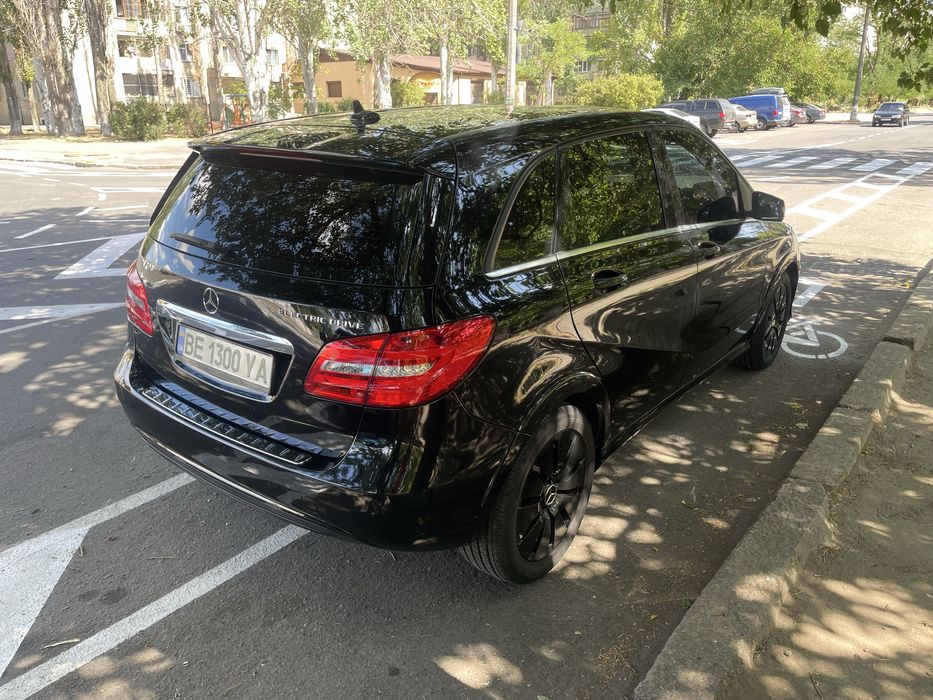 Продаю авто, повнісю ціле, після повного то