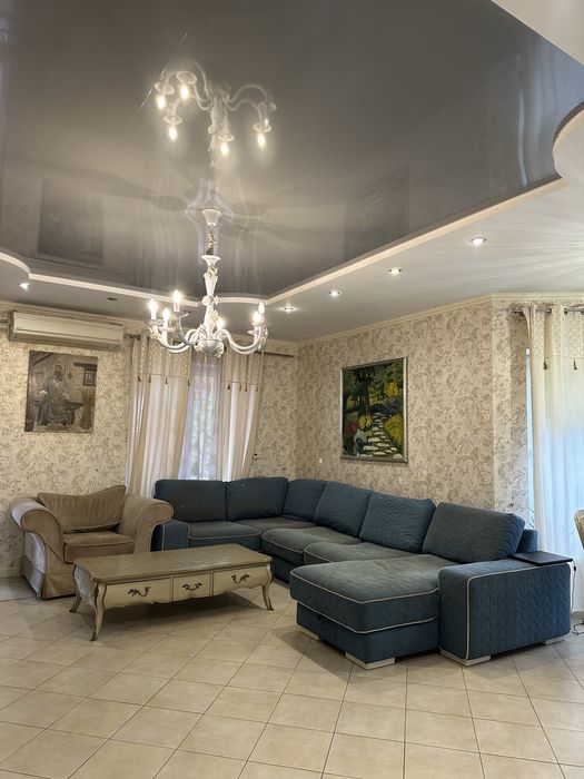 Оренда котеджу в Канадському селищі на 8 сотках