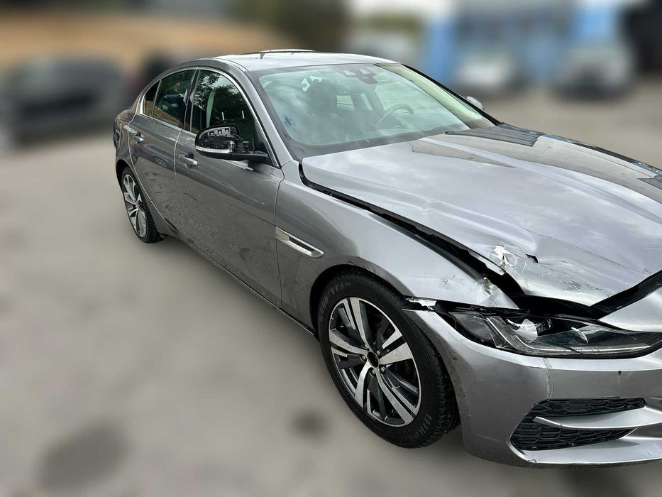 Jaguar XE 2.0d 180cv Caixa Aut. de 2020 Salvado