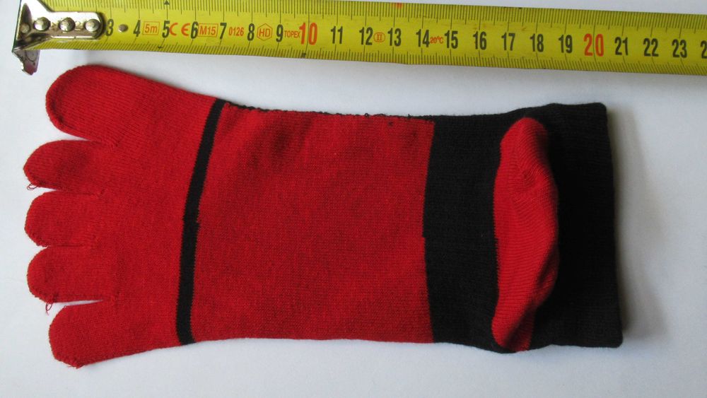 skarpety Fivefingers pięciopalczaste termoaktywne   czarno czerwone