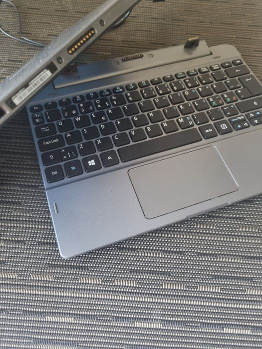 Планшет Нетбук Трансформер acer one 10 s1002. Зарядка, мышка.