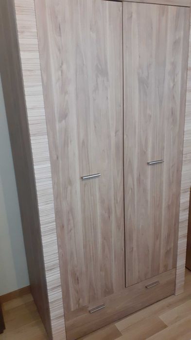 Szafa dwudrzwiowa z szufladą