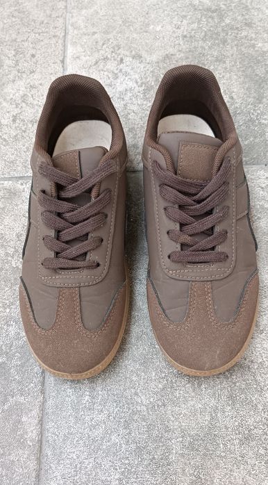 Brązowe sneakersy r.37
