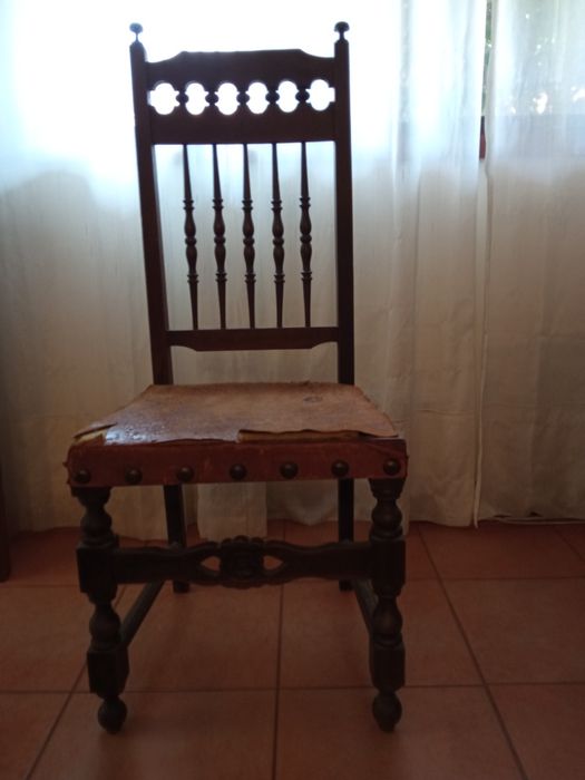 Conjunto de 8 Cadeiras Vintage Robustas