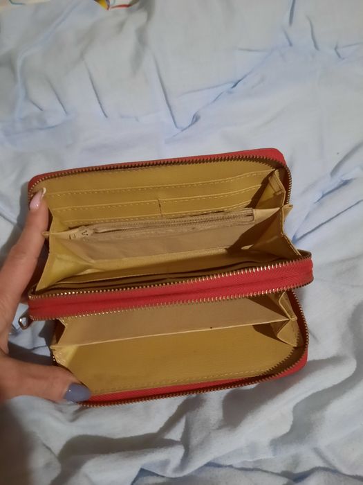 Продам лаковый кошелёк