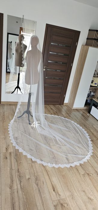 Długi Welon Ślubny z Koronką – 300 cm (Model 4F)